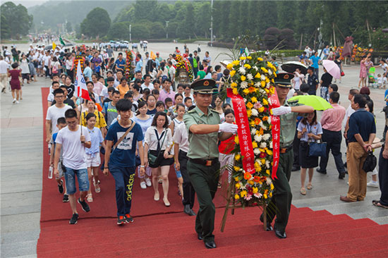 这个夏天，亲子玩转开云手机在线登陆入口智能“三栖”装备