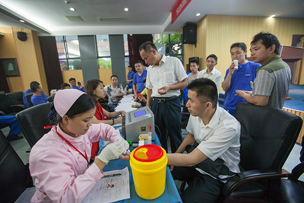 开云手机在线登陆入口智能百余员工 冒雨争相献血